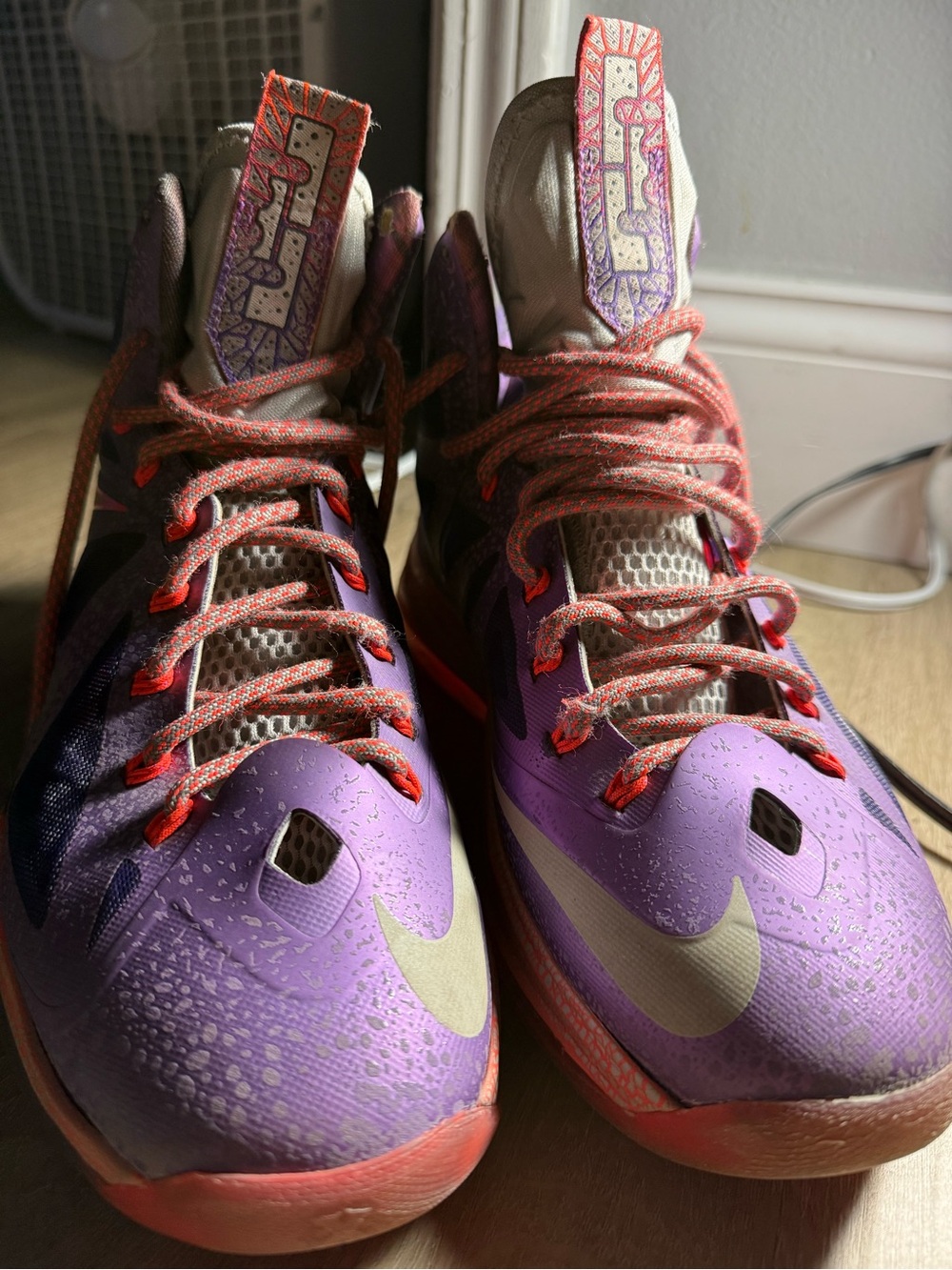 Nike LeBron Purple Orange Basketball Shoes Size 8.5